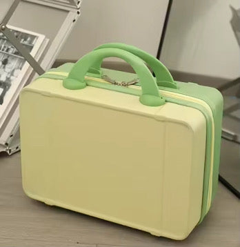 Carryon Case with Elastic Fixed Strap Zipper Closure and lock